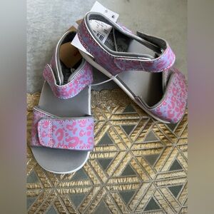 See Kai Run Logan Little Girl Purple Spot Sandals, Sz 9 New With Tags, CUTE!